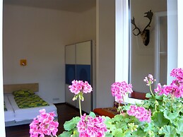PET Apartments
