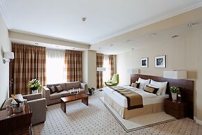 Capital Plaza Hotel