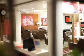 Hotel Willow Banks, Mall Road Shimla