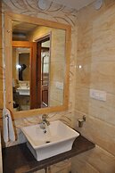 Bravia Hotel Manali Inn
