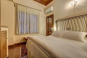 Kaucuk Hotel