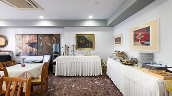 Diros Hotel