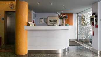 Diros Hotel