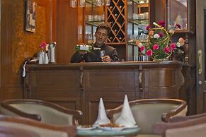 Hotel Broadways Inn