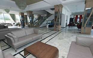 Hotel Les Pyramides