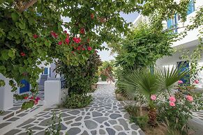 Acrogiali Beachfront Hotel