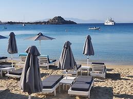 Acrogiali Beachfront Hotel