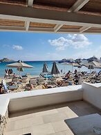 Acrogiali Beachfront Hotel