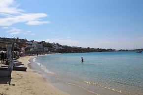 Acrogiali Beachfront Hotel