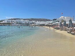 Acrogiali Beachfront Hotel