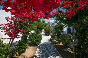 Acrogiali Beachfront Hotel