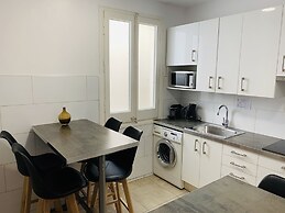 Super Balmes Guest House