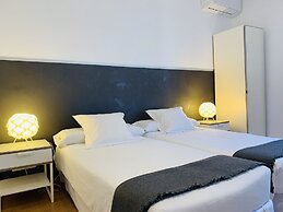 Super Balmes Guest House