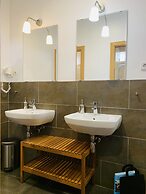 Super Balmes Guest House
