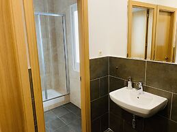 Super Balmes Guest House