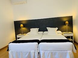 Super Balmes Guest House