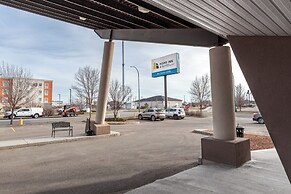 Home Inn & Suites Regina East