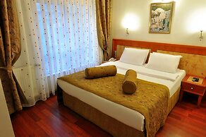 Santa Ottoman Hotel