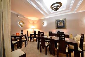 Riad Les Ammonites