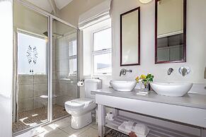 138 Marine Beachfront Guesthouse