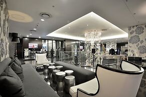 Davinci Hotel And Suites On Nelson Mandela Square