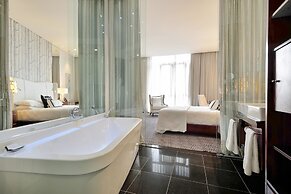 Davinci Hotel And Suites On Nelson Mandela Square