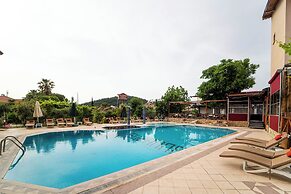 Suzanne Hotel & Restaurant