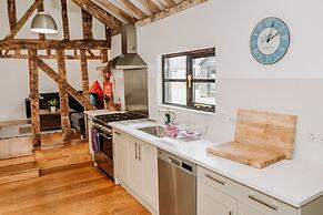 Creeksea Place Barns