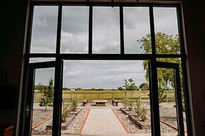 Creeksea Place Barns