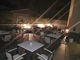 H La Cabaña