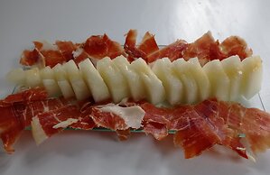 H La Cabaña