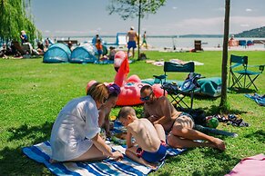 Happy Camp mobile homes in Füred Camping