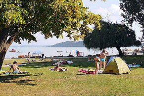 Happy Camp mobile homes in Füred Camping