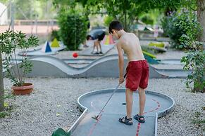 Happy Camp mobile homes in Füred Camping