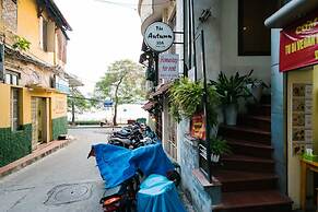 The Autumn Homestay