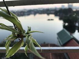 The Autumn Homestay