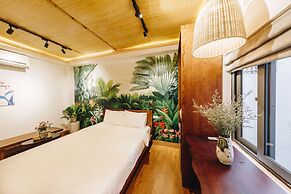 The Autumn Homestay