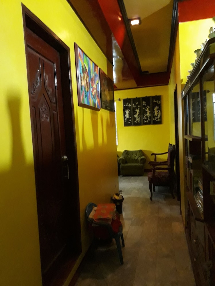 Jack & Claud Bed & Breakfast Guest House