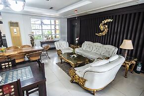 Quezon Premier Hotel Candelaria
