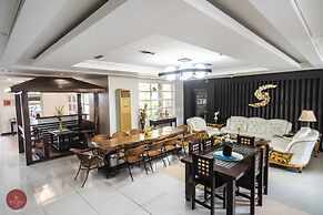Quezon Premier Hotel Candelaria