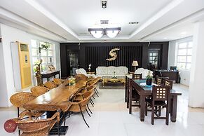 Quezon Premier Hotel Candelaria