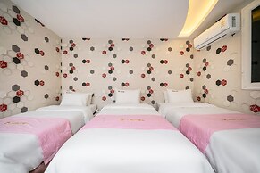Q Hotel