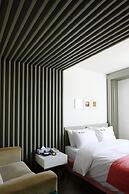 Q Hotel