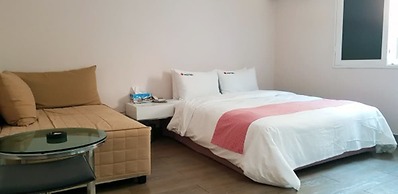 Q Hotel