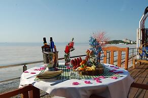 Grand Koru Otel Beach