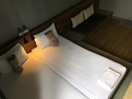 Yaksa Private