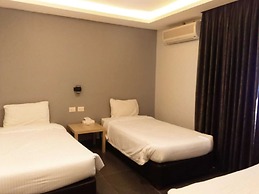 Black Iris Hotel