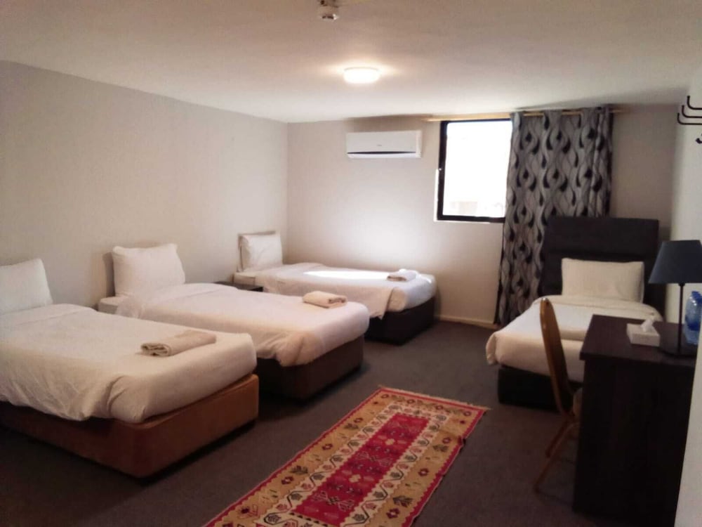 Black Iris Hotel