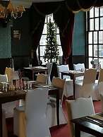 Ferrybridge Hotel