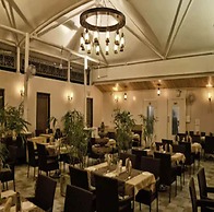 Hotel Raj Palace